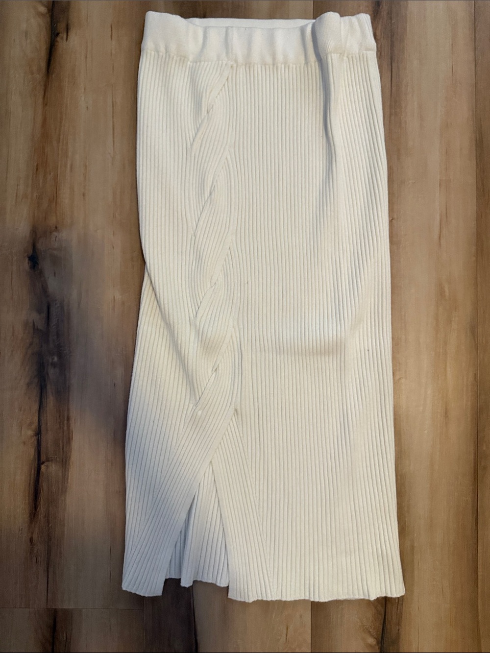Belle and Bloom - Size S/M - Cream Ribbed Midi Skirt with Side Twist Detail NWOT
